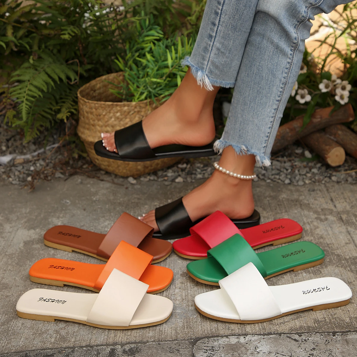Neue Langlebige Sonnenblumen-Mode für Frauen Sommer Outdoor Studenten Koreanischer Stil Künstliche PU-Obermaterial Strand-Sandalen Image