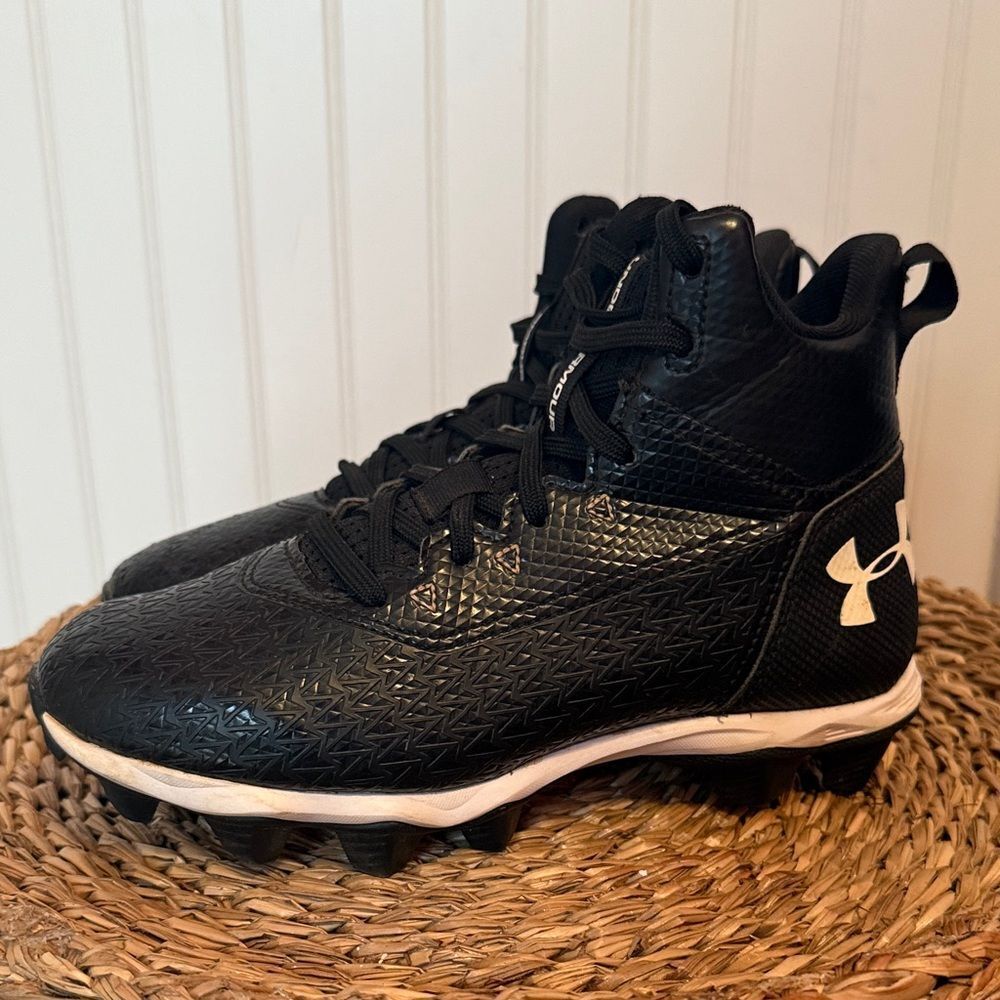 Under Armour Shoes | Under Armour Kids Black Sneakers - Good Condition - 1.5y | Color: Black/White | Size: 1.5b