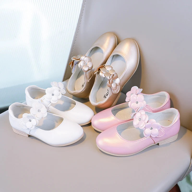Herbst Mädchen Mary Jane Applikationen niedrigen Absatz schöne Kinder Prinzessin Schuh drei Farben spitzen Zehen atmungsaktiven Kinder Schuh 26-36