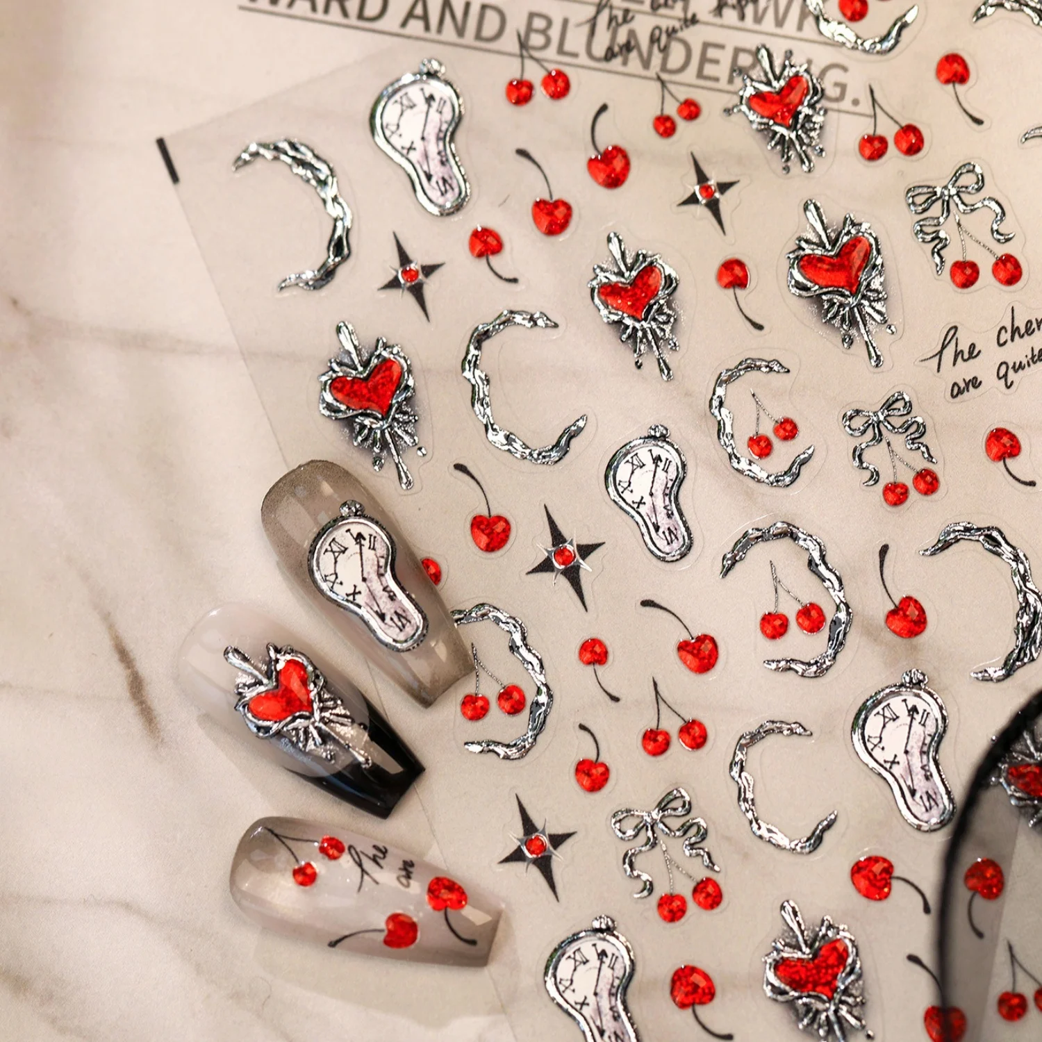 Glänzende Silberne Metall-5D-Nagelaufkleber: Gedrehte Schmelz-Uhr, Dornen-Herz, Vierzackiger Stern, Rote Kirsche, Frucht-Dekorationen für Punk-Gothic-Maniküre Image
