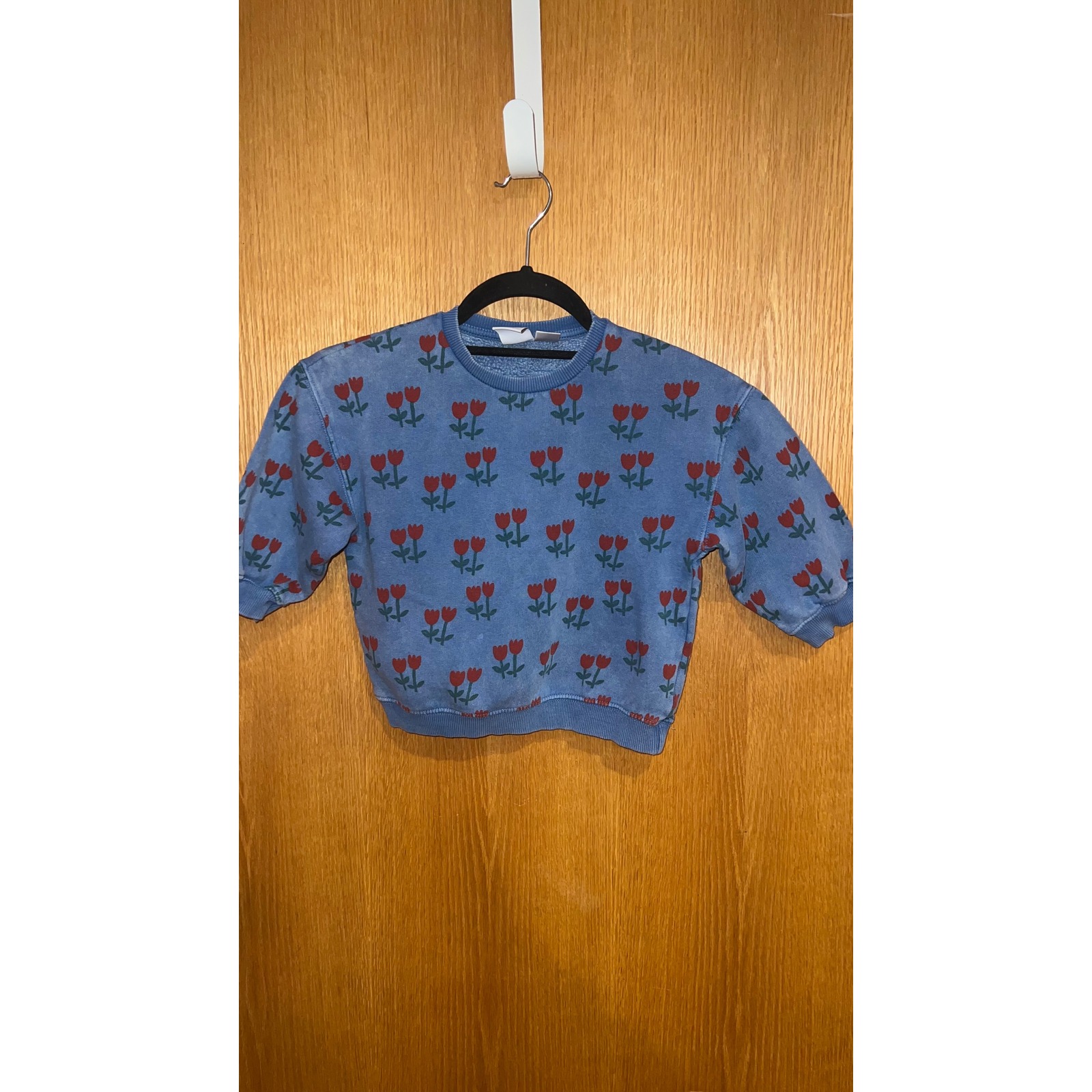 Zara Shirts & Tops | Zara Tulip Floral Sweatshirt Kids Size 4-5 Blue Good Acid Wash Crewneck Pullover | Color: Blue/Red | Size: 4g