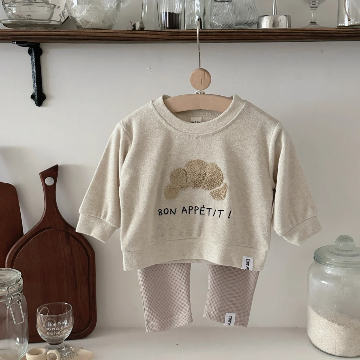 2 pièces/ensemble automne nouveau bébé vêtements infantile vêtements ensembles vache corne chignon serviette broderie haut + pantalon rayé ensemble nouveau-né bébé tenue