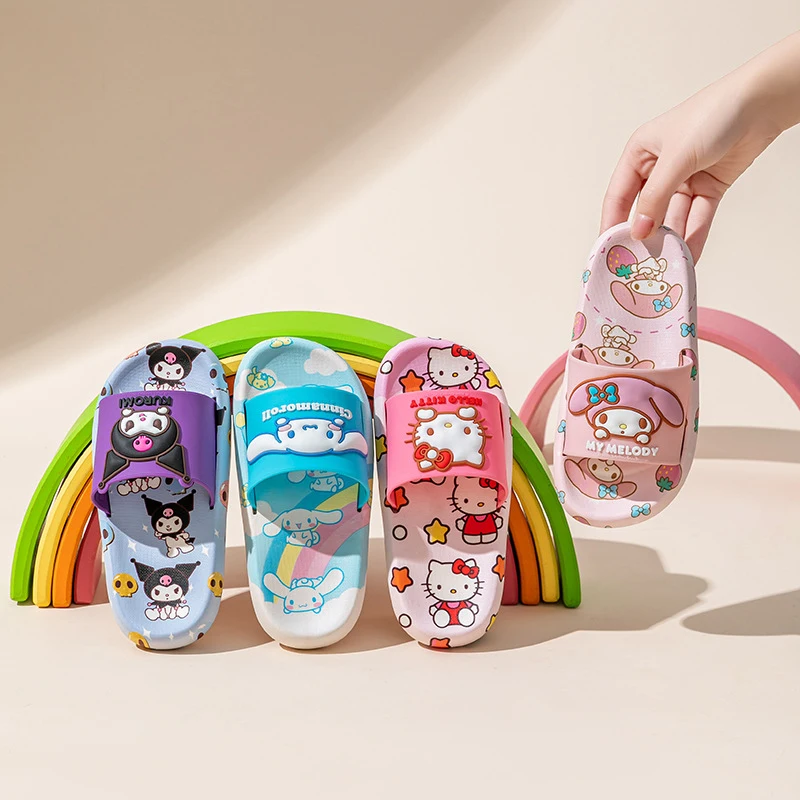 Stylische Hello Kitty Hausschuhe, rutschfeste Plateau-Sandalen, Strandschuhe, geschlossene Mesh-Schuhe, geeignet für Zuhause und Reisen.