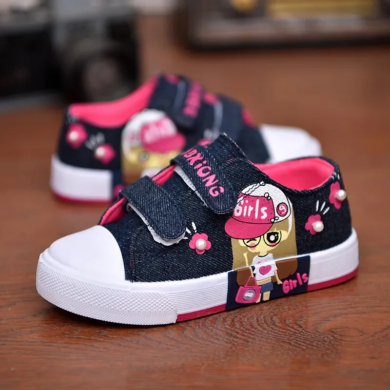 Nouvelles chaussures de skate pour enfants, chaussures en toile à motifs de dessins animés pour étudiants, chaussures tendance pour enfants, chaussures décontractées polyvalentes, respirantes et