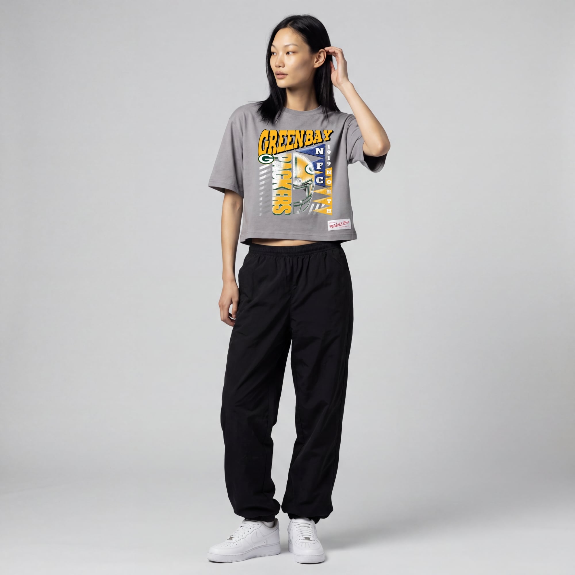 Mitchell & Ness Damen-T-Shirt in Grau mit Green Bay Packers Street Graphic, kastenförmig geschnitten