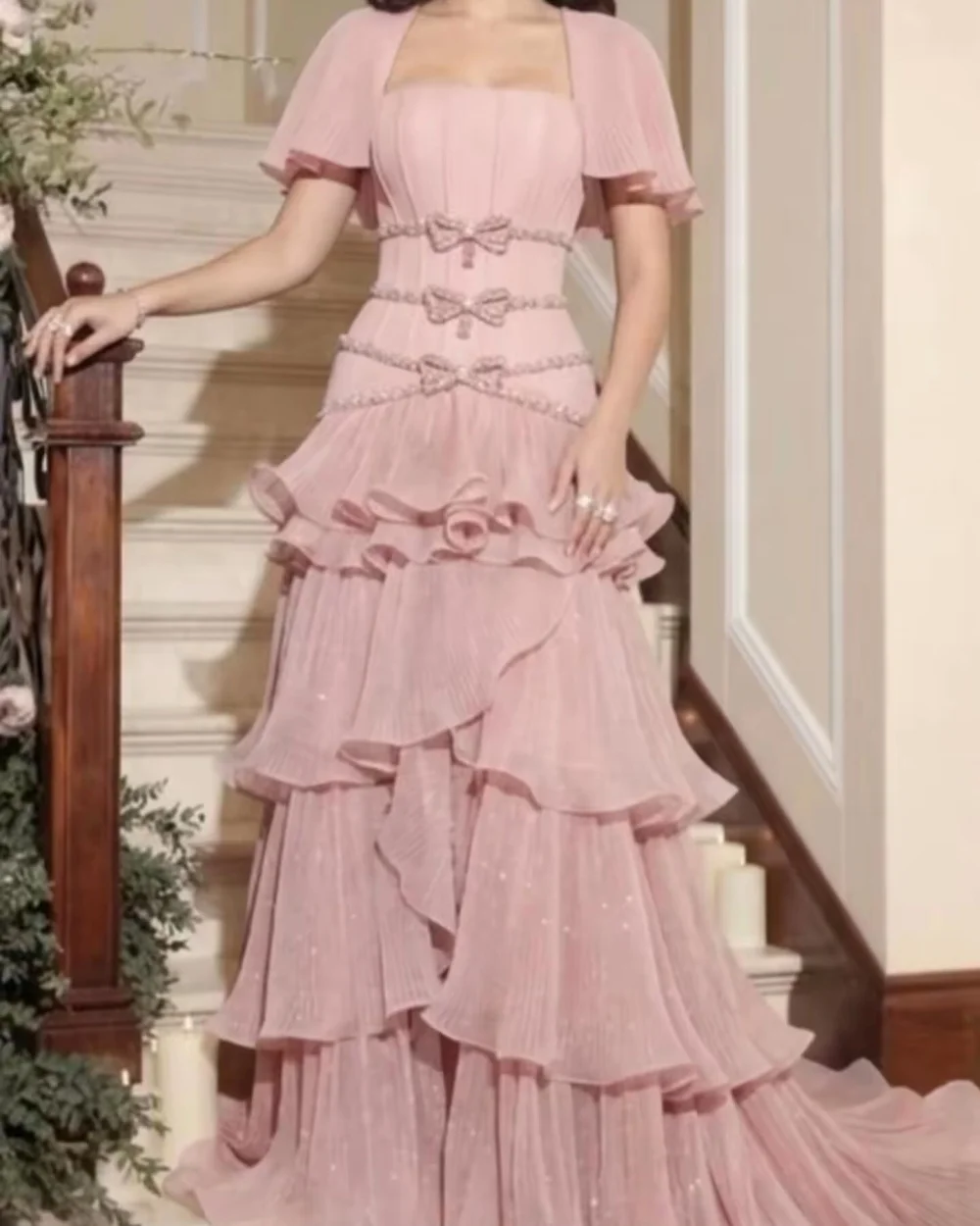 Customized Modern Style Women Jersey Rhinestone Bow Tiered A-Line Evening Dresses Elegant Square Neck Short Sleeves Prom Dresses