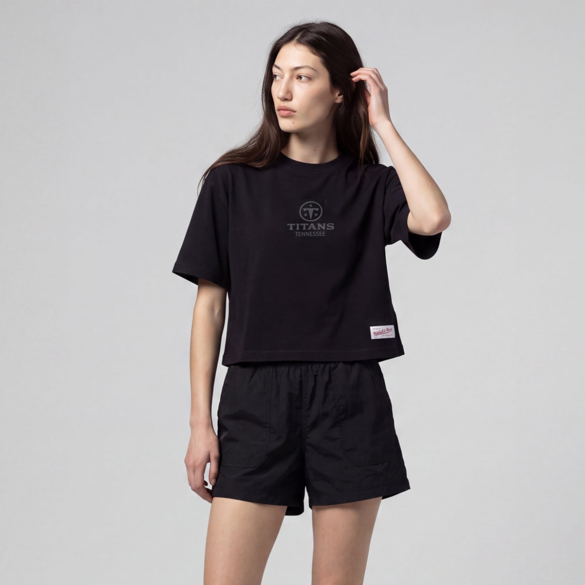 Mitchell & Ness Damen-T-Shirt „Core Essentials Micro Logo“ in Schwarz mit Tennessee Titans-Motiv
