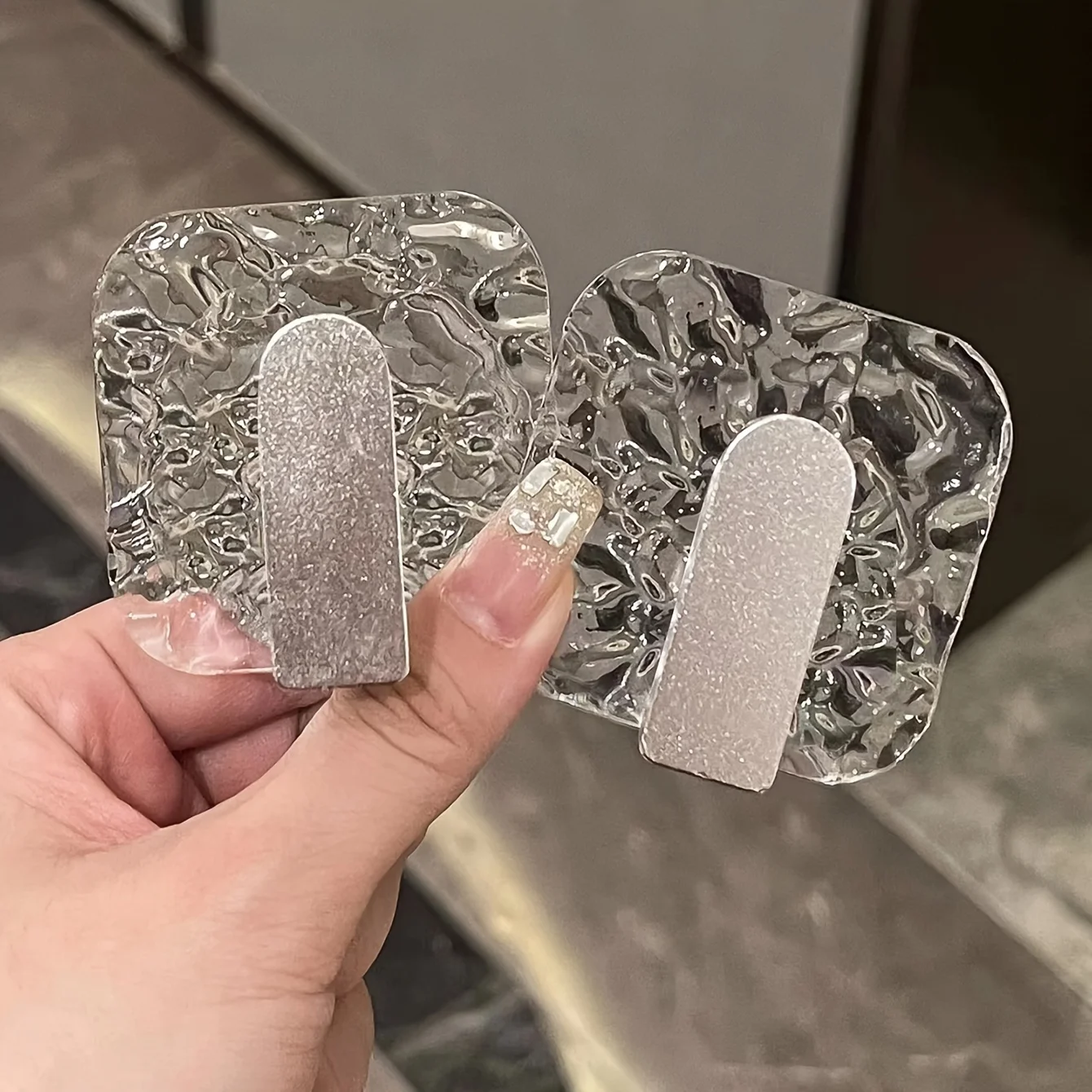 2 crochets en acrylique pour salle de bain, crochets adhésifs sans perçage pour salle de bain, crochets pour serviettes sans trace pour la porte de la salle de bain