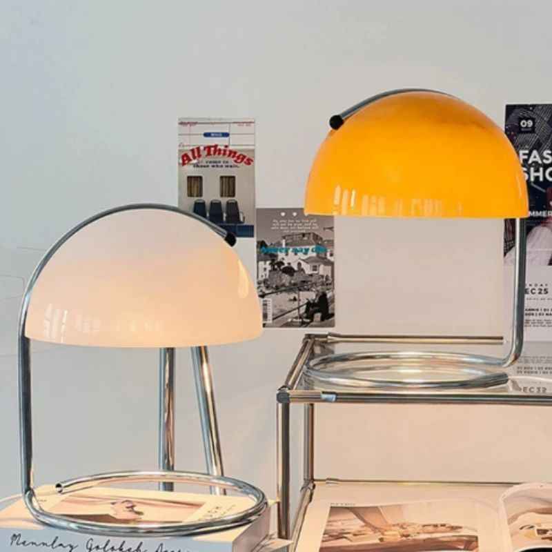 Bauhaus-Nachttischlampe aus Glas, Schlafzimmer-Nachttischlampe, feuerfrei, schmelzendes Wachs, Aromadiffusorlampe, trendige nordische Nachttischlampe