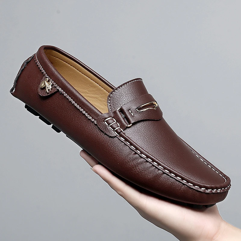 Formelle italienische Herrenschuhe, handgefertigte Leder-Loafer, flache Slipper, lässige Schuhe, luxuriöse bequeme Mokassins, elegante Herrenschuhe