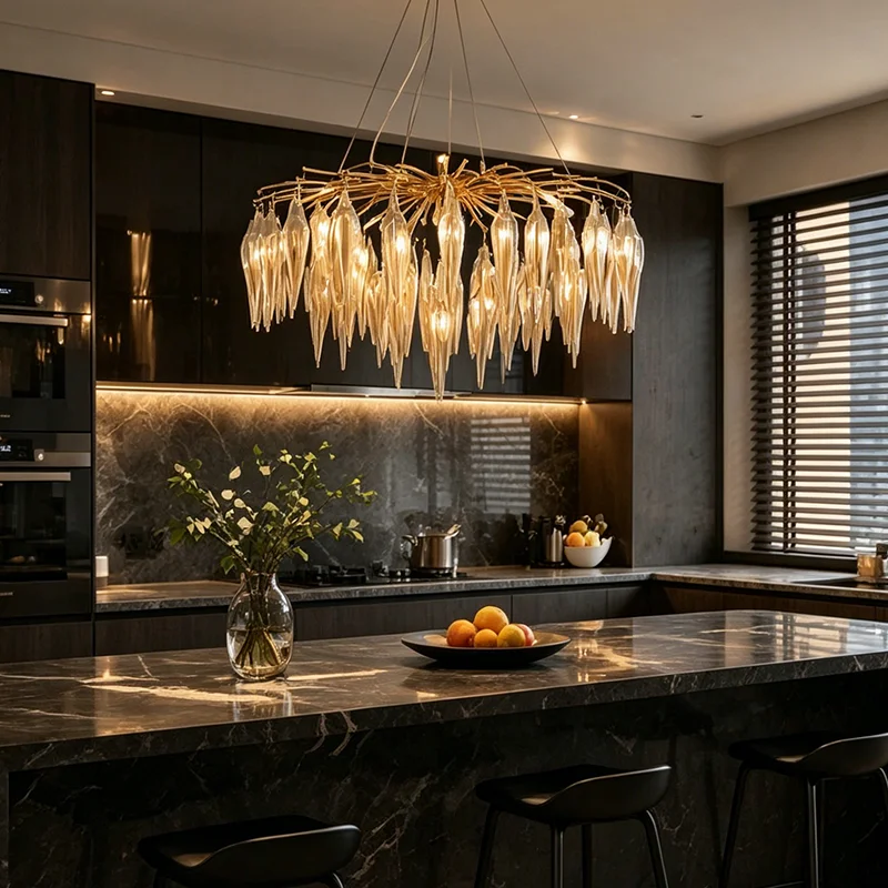 Luxuriöser runder Glas-Kronleuchter für Wohnzimmer, Esszimmer, Schlafzimmer, Gold und Silber, moderne Pendelleuchte mit bernsteinfarbenem Glas-Lampenschirm