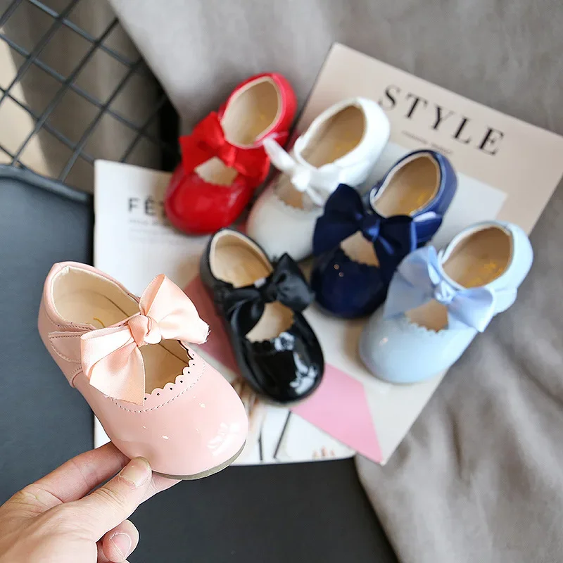 Chaussures plates en cuir verni PU pour tout-petits, chaussures provoqué pour enfants, chaussures de princesse douces, chaussures de marche mignonnes pour enfants, chaussures Mary Gasoline