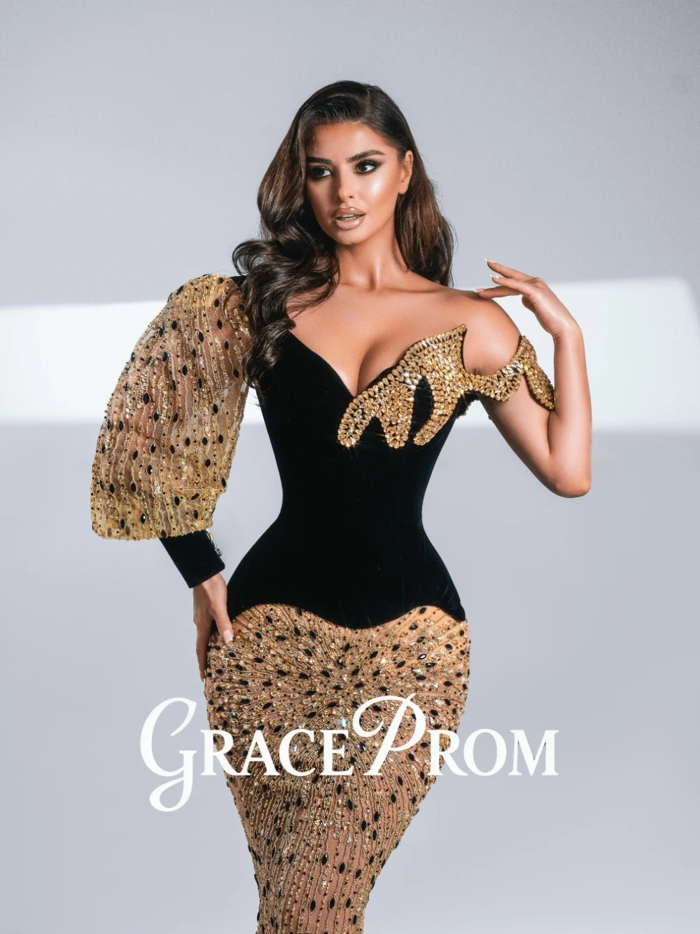 Opulent Gold Crystal Beaded Mermaid Evening Dress 2026 Regal Asymmetric Puff Sleeve V-Neck Train Gown فساتين سهرة