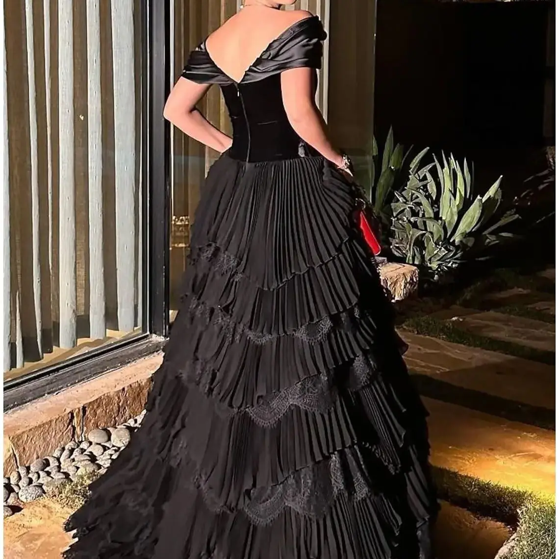 Aileen Lace Elegant Women Dresses for Special Occasions Customized Black Women Evening Dress Woman Wrinkle A-line Multi-layer