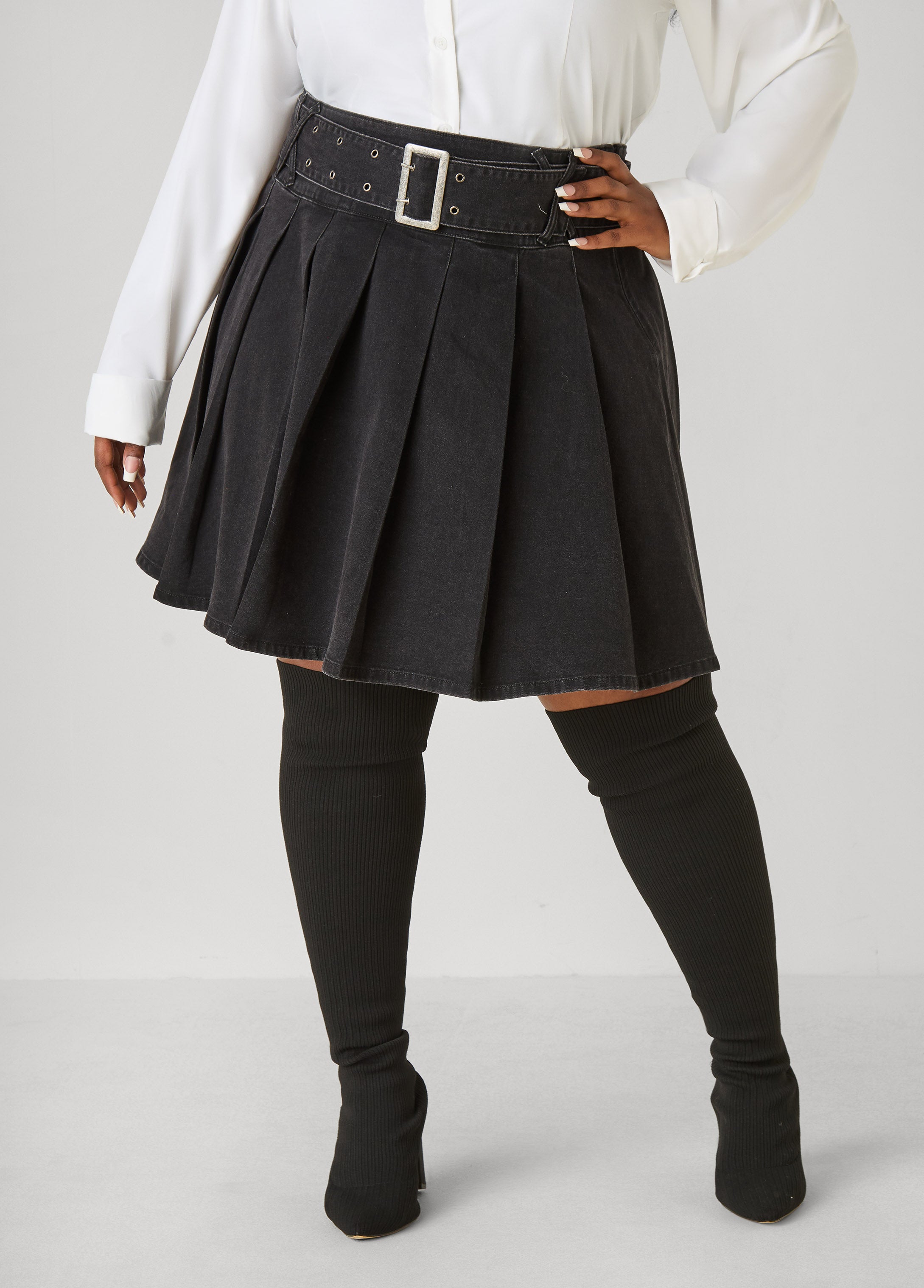 Plus Size Pleated Denim Mini Skirt