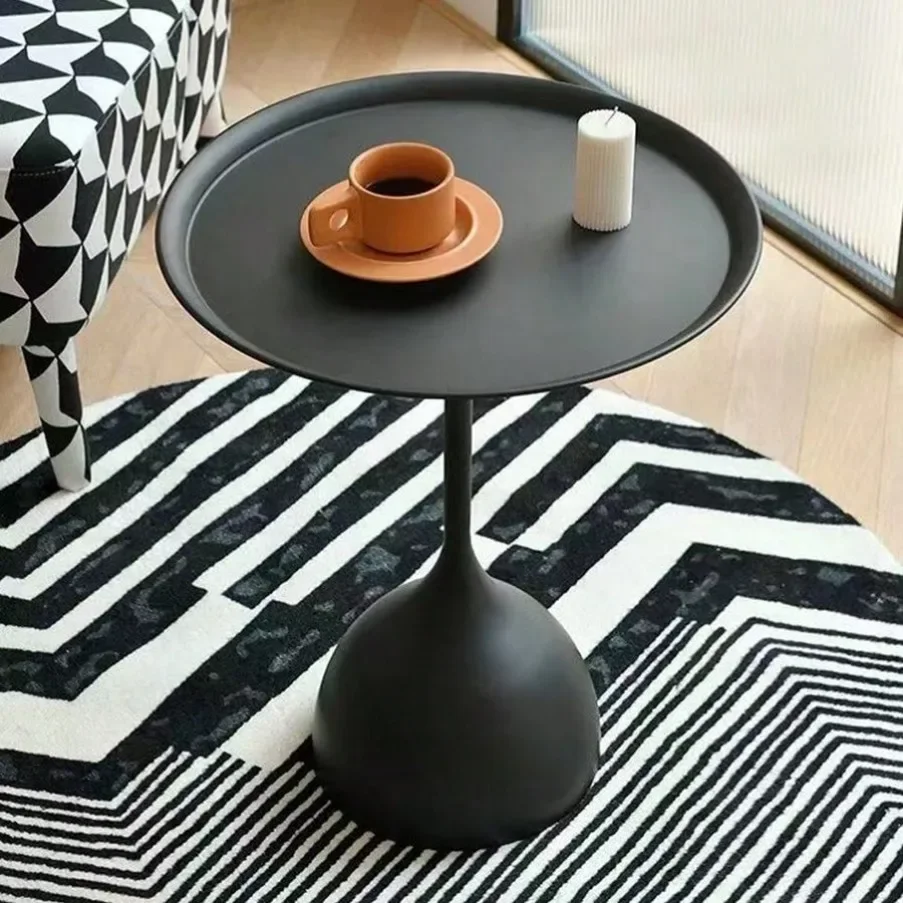 Petite table de chevet ronde pour porte d