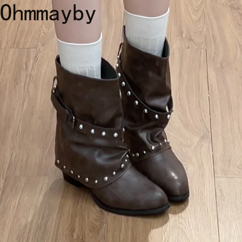 Vintage-Stiefel mit Nieten und Schnallenriemen, die die Körpergröße optisch erhöhen, kurze Damenstiefel, modische Slip-On-Modelle mit dickem Absatz, Western-Cowboystiefel, Damenschuhe.