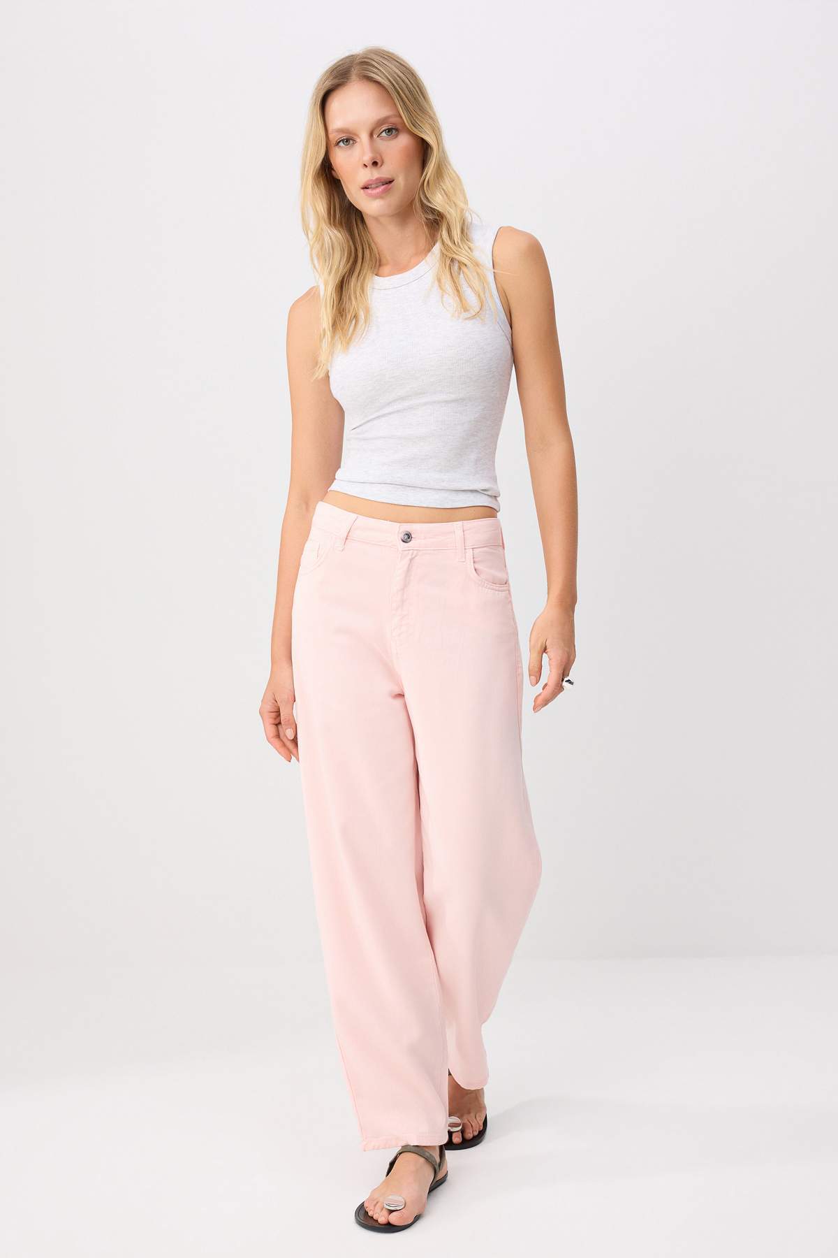 TRENDYOLMİLLA Damen Rosa Einfarbig Barrel Hohe Taille Jeans