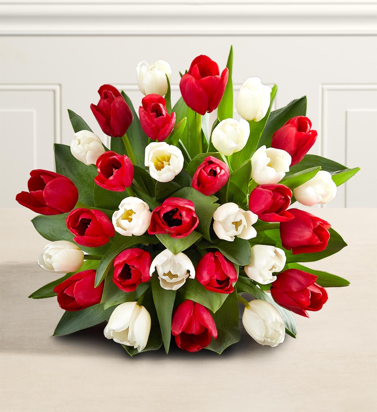 1-800-Flowers Seasonal Gift Delivery Holiday Tulips 30 Stems, Bouquet Only