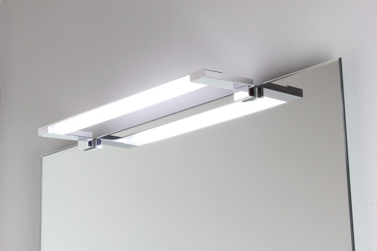 Koh-i-Noor Spiegelleuchte mit LED-Licht. Anbringung an der oberen Spiegelkante, 7908 7908 Image